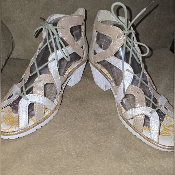 Fly London Gold & White Sandals with Lace-Up Gladiator Sandals Size 40 - Picture 2 of 9